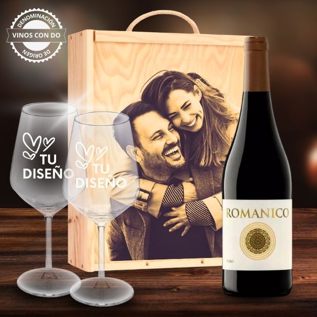 Kit de vino personalizado con caja y 2 copas – DO Toro - Haz un regalo original con botella DO Toro, caja de madera y 2 copas personalizables.