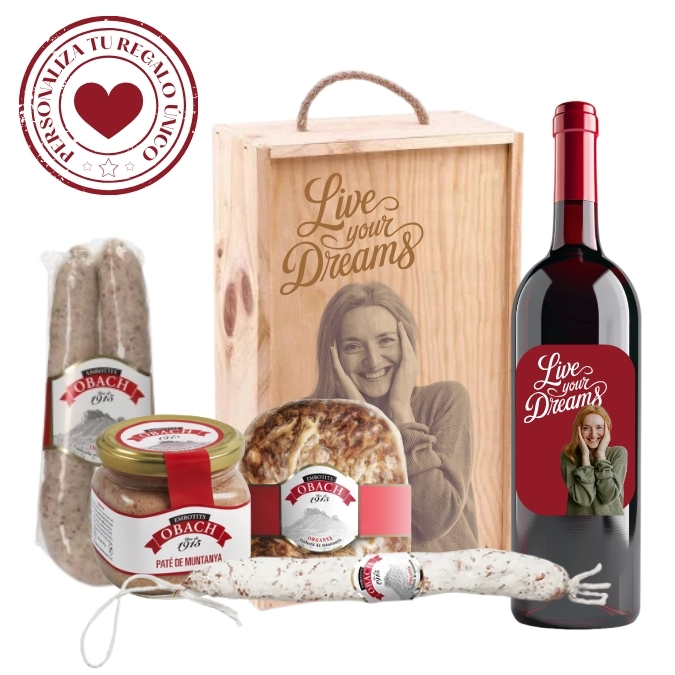 Lote nº 9 - Un lote para los amantes del sabor auténtico y artesanal.  - Disfruta de una selección tradicional de embutidos y patés artesanos que maridan a la perfección con un vino tinto, fresco y afrutado, ideal para acompañar momentos de disfrute.